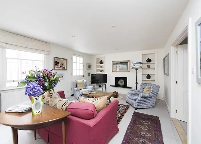 Perfect Kensington Mews House - Quiet Location